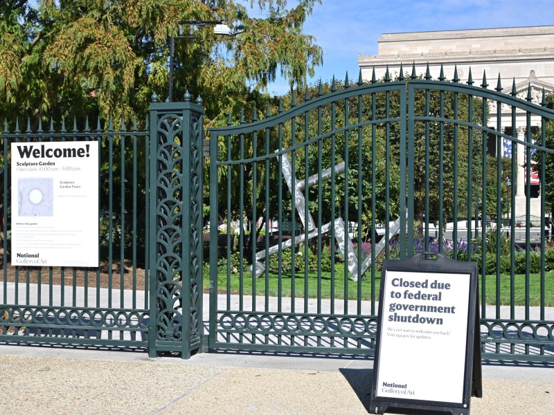 A sign at the entrance to the National Gallery of Art Sculpture Garden saying that it is closed due to the government shutdown.